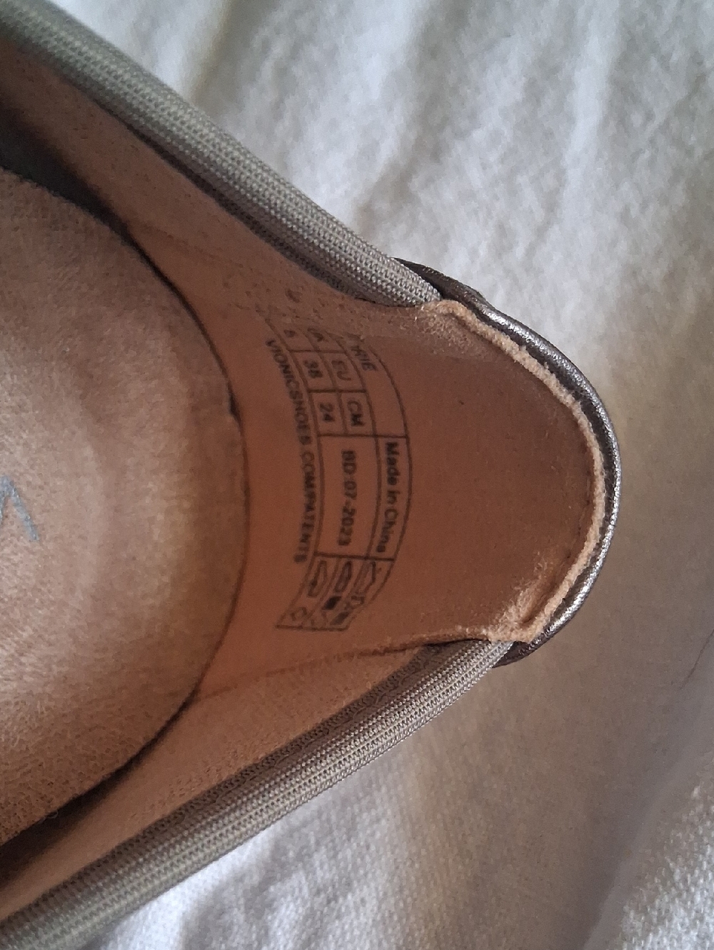 Vionic Amorie Ballet Flats in Metallic Pewter Leather!Size 7.5 - Picture 5 of 7